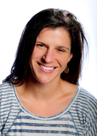 Headshot of Phoebe DeVries