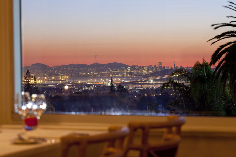 Dining room views overlooking San Francisco Bay (courtesy The Claremont Hotel).